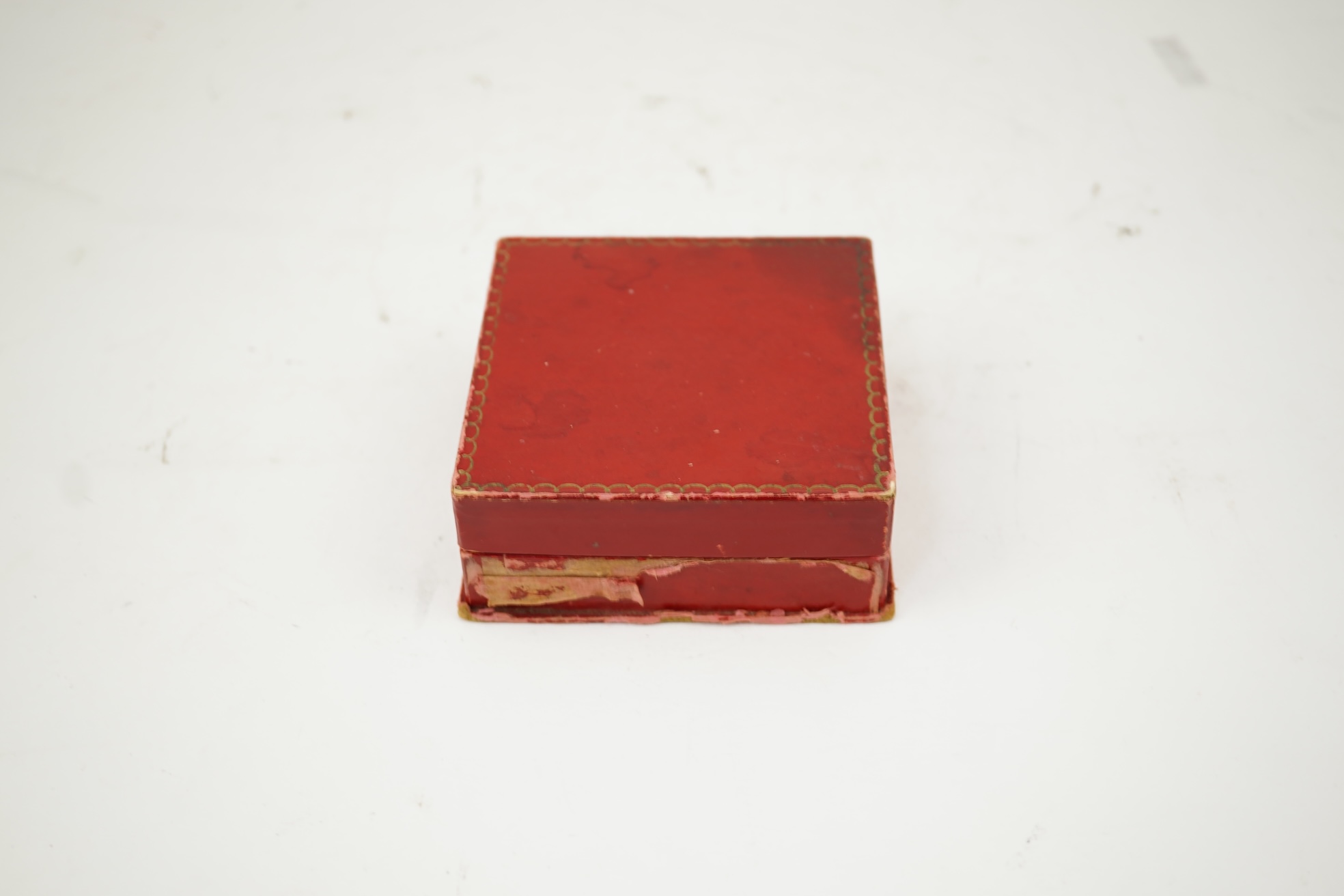 An Edwardian engine turned 18ct gold rectangular snuff box, by Joseph Walton